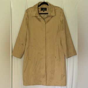London Fog Trench Coat Beige Color Floral Embroidery Pattern Lined Medium